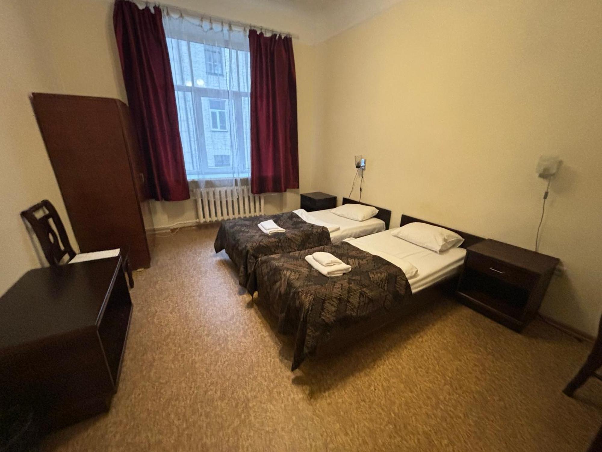 Hostel Viktorija With Private Rooms Riga Bagian luar foto