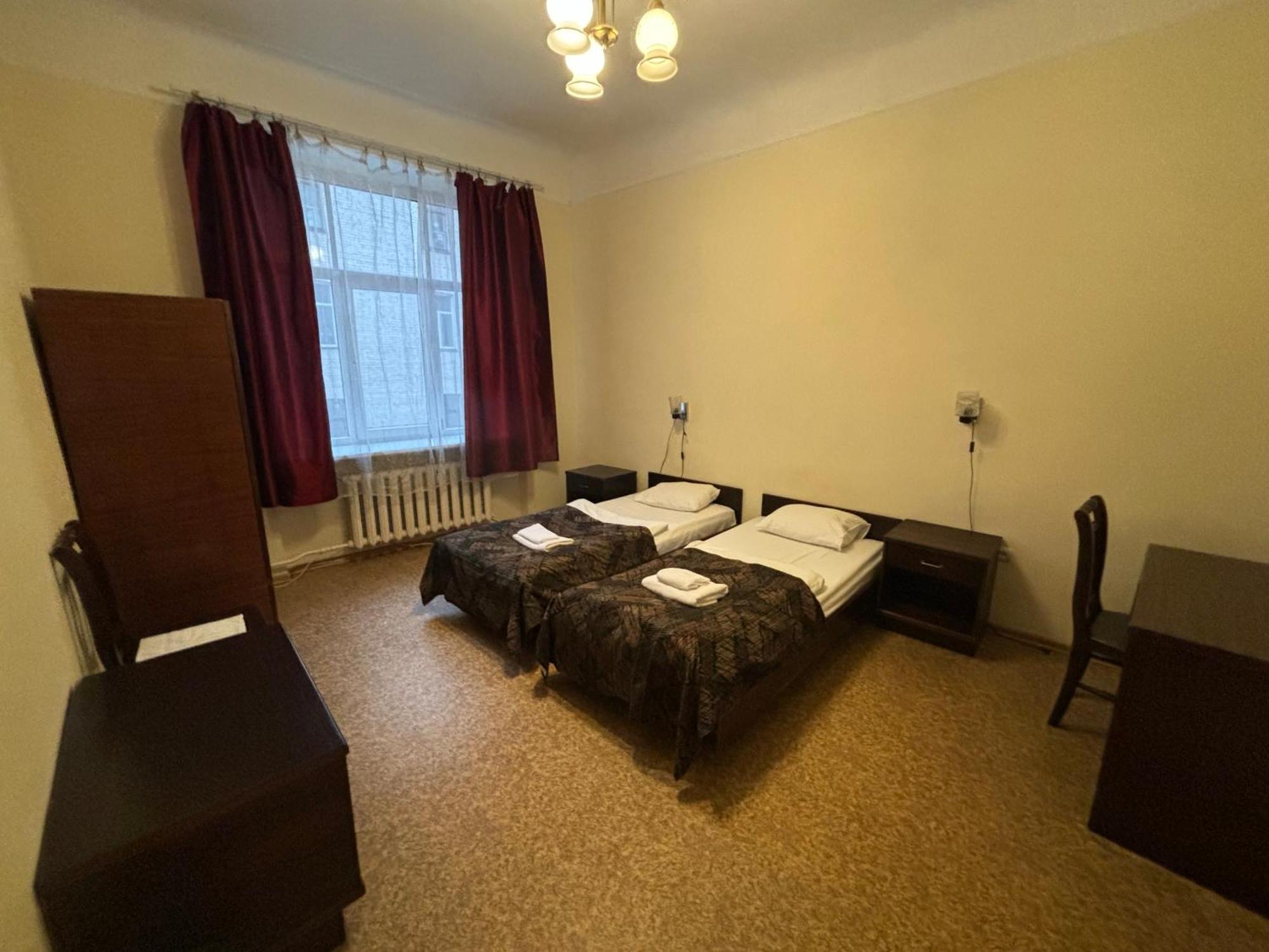 Hostel Viktorija With Private Rooms Riga Bagian luar foto