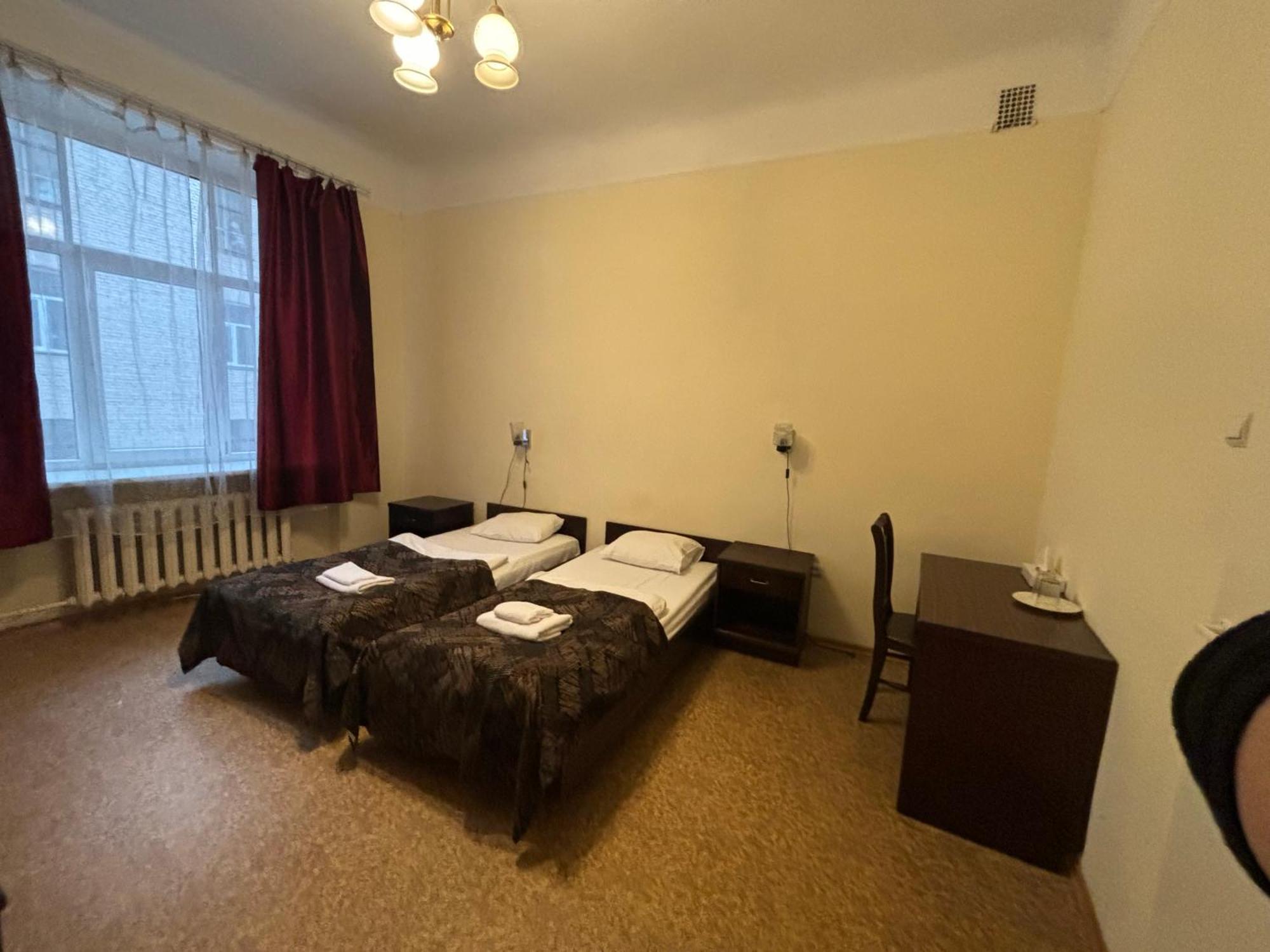 Hostel Viktorija With Private Rooms Riga Bagian luar foto